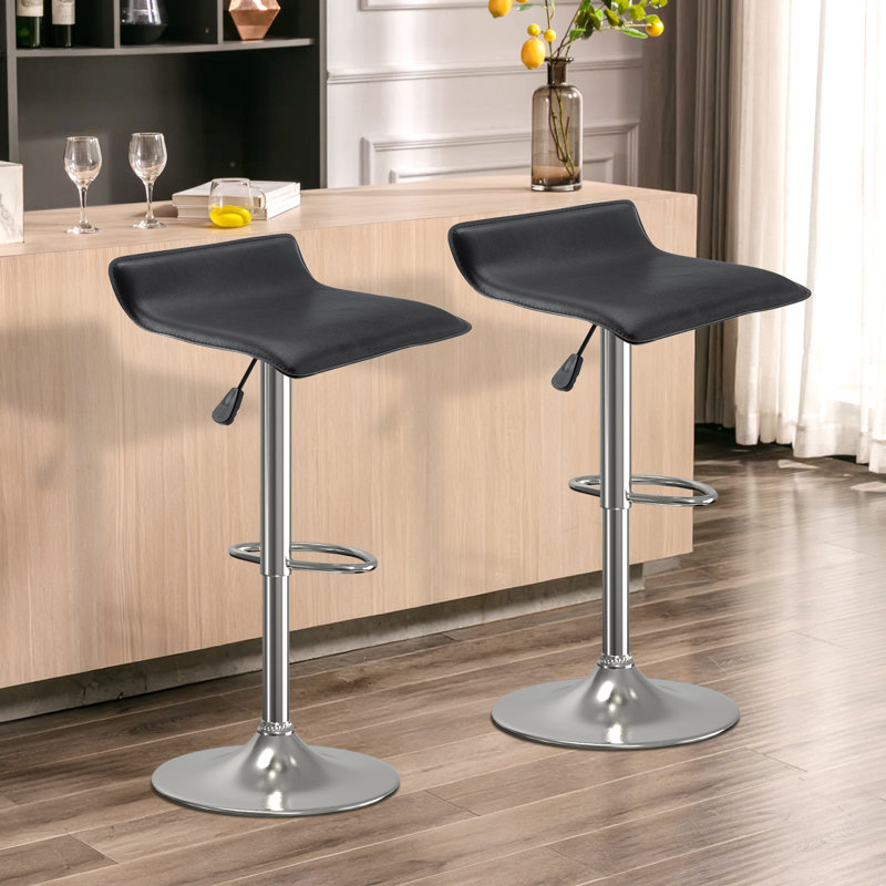 Ensemble de 2 tabourets de bar en cuir Pu Modern Airlift, Siège noir / structure argent