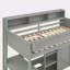 Lit mezzanine en bois avec plusieurs tablettes de rangement et garde-robe-905467859