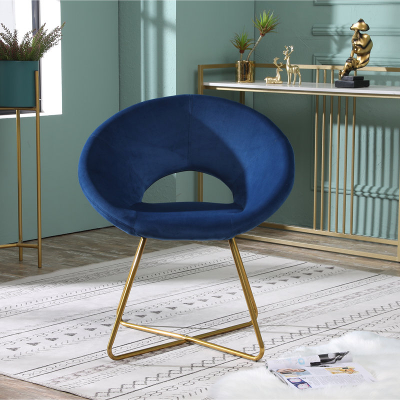 Élégante chaise rembourrée en velours bleu avec base et finition dorées, Bleu