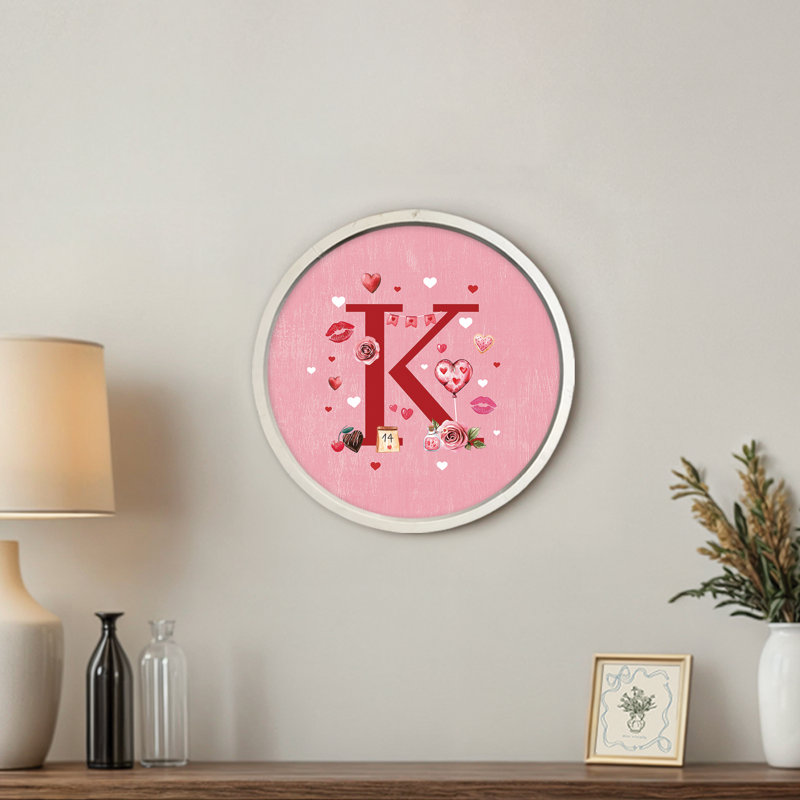 «Valentine Things Monogram - K Round», reproduction encadrée