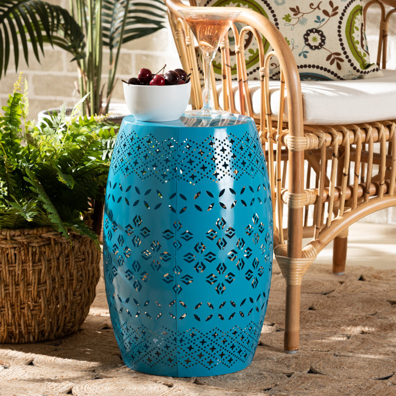 Table d'appoint en métal Calderon au fini bleu moderne et contemporain, H 18,3 po x P 12,2 po x l 12,2 po, Bleu