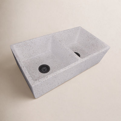 Vineyard 33" Double Basin Farmhouse Kitchen Sink
