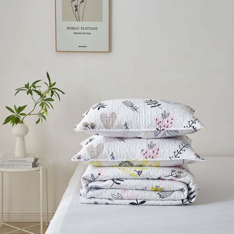 3 Piece  All Season Cottagecore Microfiber Quilt Set, King Quilt + 2 King Shams, White Floral