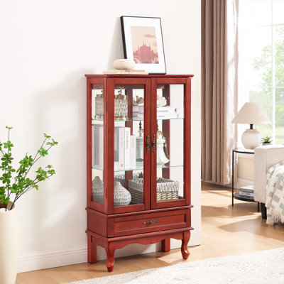 Armoire vitrée attrayante avec 2 portes et 1 tiroir - Cerisier, tablettes réglables, ampoule incluse, mécanisme de protection, portes de tablettes splendides, tiroir, prévention des basculements