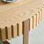 Table basse ronde moderne de 31,5 pouces pour salon, petite table basse avec piédestal robuste, bois de frêne naturel