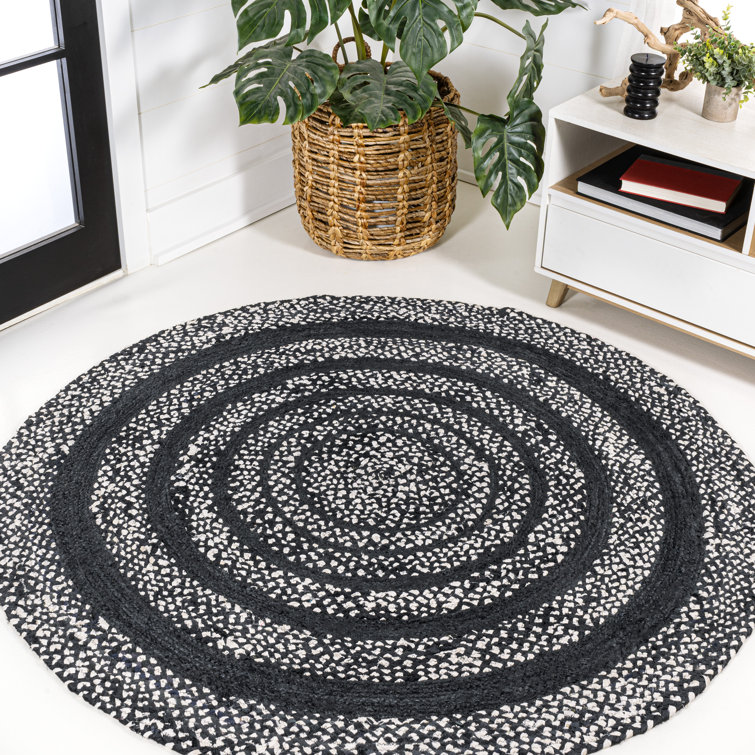 Maecyn Braided Bohemian Coastal Round Jute Black/White Rug