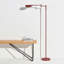 Lampadaire DEL moderne Leaf 53 po rouge brillant de style pharmacie avec bras articulé réglable, abat-jour rotatif et variateur tactile à 3 niveaux.-152461620