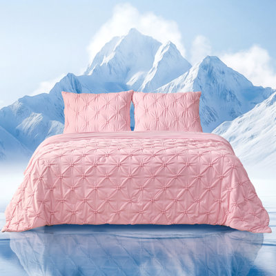 Elegant Pintuck Cooling Comforter–Lightweight & Breathable