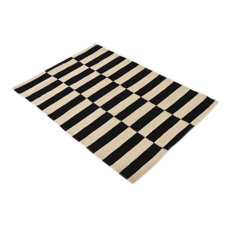Tapis noir et blanc Noor