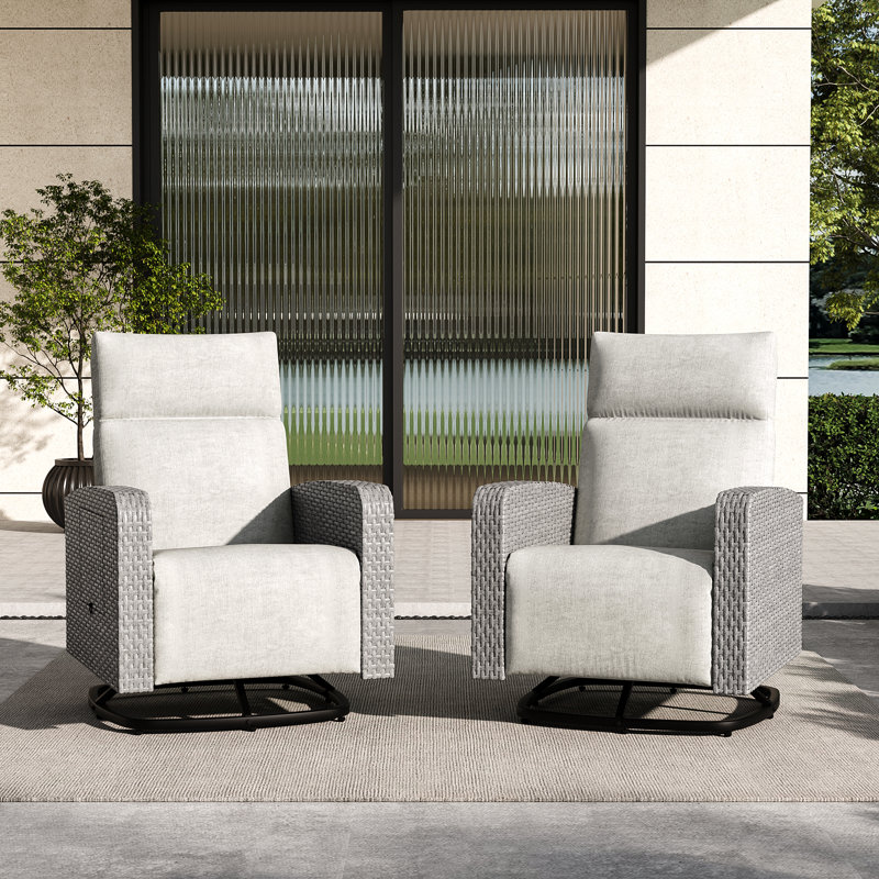 Chaises longues d'extérieur pivotantes en osier avec dossier réglable et table d'appoint dissimulée