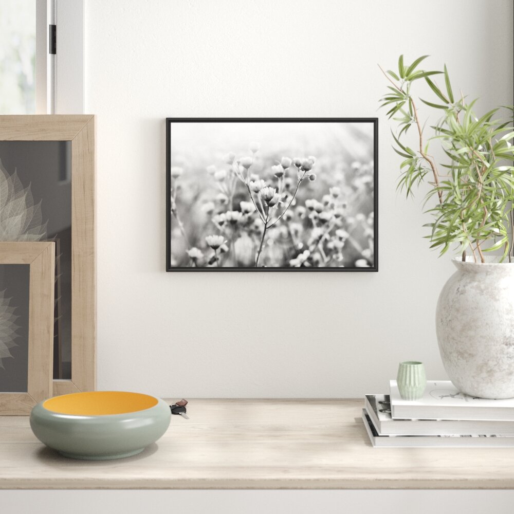 Gerahmtes Wandbild Romantische Blumenwiese