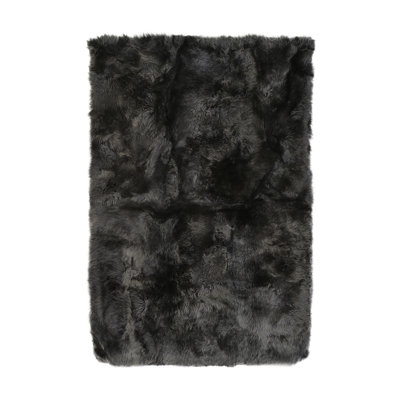 Chanden Hand Tufted Sheepskin Indoor Rug