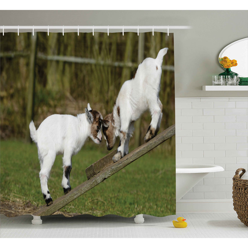 Rideau de douche simple life life avec chèvre, H 75 po x l 69 po
