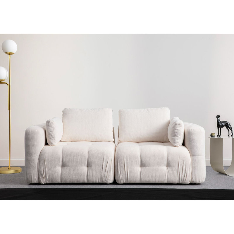 Élégant canapé 2 places en tissu blanc de 118,1 po x 47,2 po x 25,6 po | Structure en bois de hêtre et en carton, revêtement 100% polyester | Coussin de dossier en mousse et plumes gris doux, coussins inclus | Parfait pour les salons modernes et les petits espaces