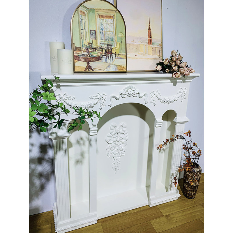 Armoire décorative française
