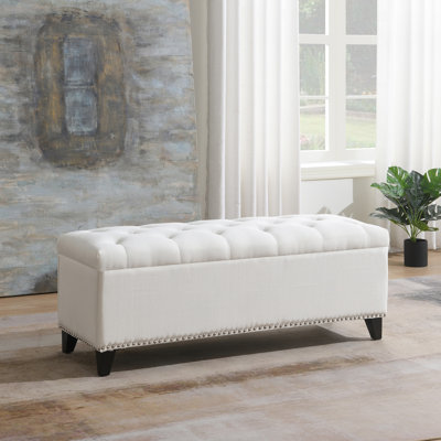 Banc de rangement beige avec charnière de fermeture de 47,5 po, tissu confortable au toucher, clous argentés, pour dortoir, tabouret de coiffeuse, bouton, beige, literie, livres, fenêtre