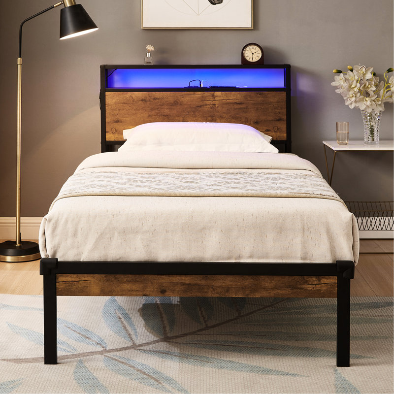 Lit plateforme simple en métal avec repose-pieds et pieds en bois, doublure, lumières à DEL, fonction de télécommande, aucun sommier nécessaire, rangement abondant, processus d'assemblage facile, conception moderne, charge de 400 lb