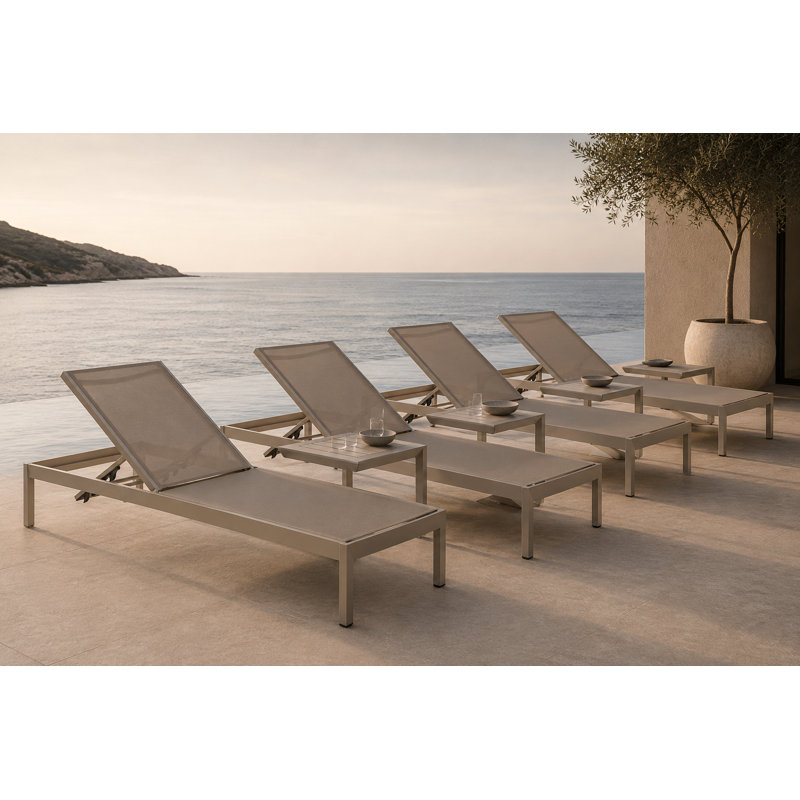 Ensemble de chaises longues d'extérieur 8 pièces Harleen - Quatre chaises longues inclinables de 76 pouces avec quatre tables d'appoint, structure en aluminium anodisé et filet à séchage rapide