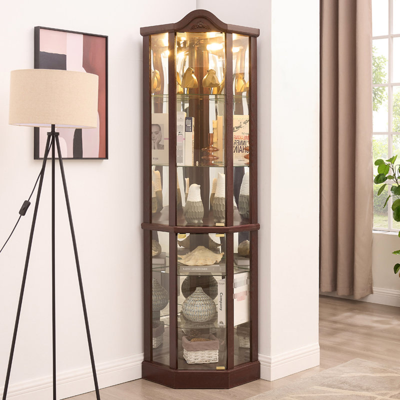 Élégante armoire en verre illuminée avec lignes courbes, 4 tablettes trempées et décoration de couronne antique de style antique 4W, portes à ouvrir, étagères personnalisables