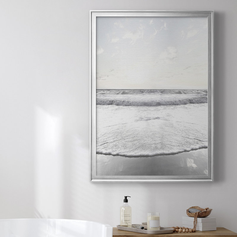 Toile encadrée Serene Shore Premium - prête à être accrochée, H 42,5 po x l 30,5 po x P 1 po, Argent