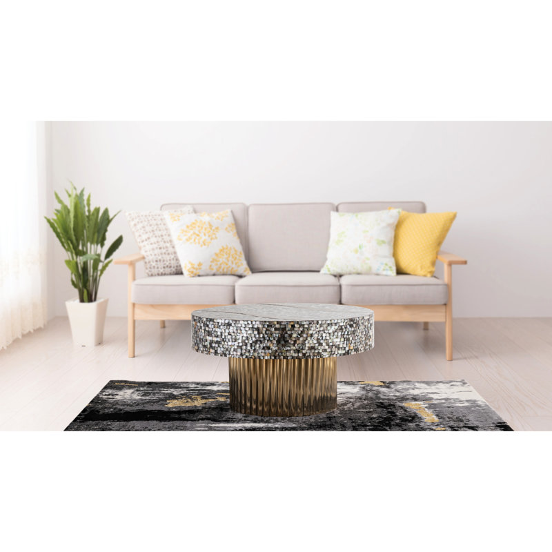 Table basse avec plateau en nacre