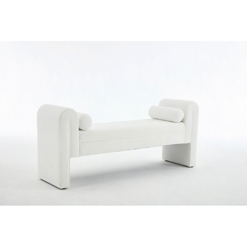 Ce banc de rangement de 60 pouces convient aux chambres à coucher, aux salons, aux salles d'activités et aux espaces similaires.