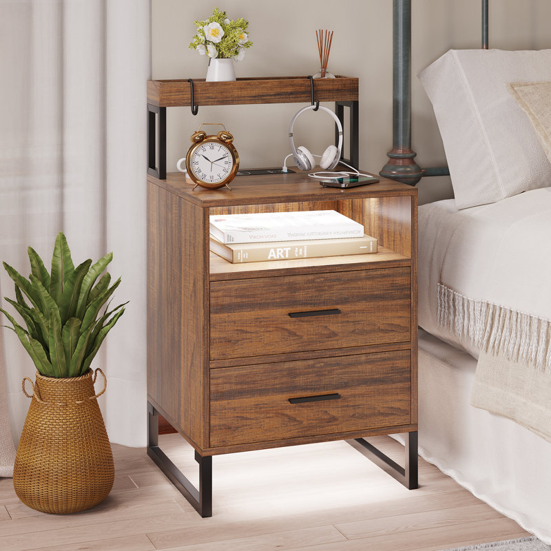 Gwytha 17.7'' W Nightstand, Brown