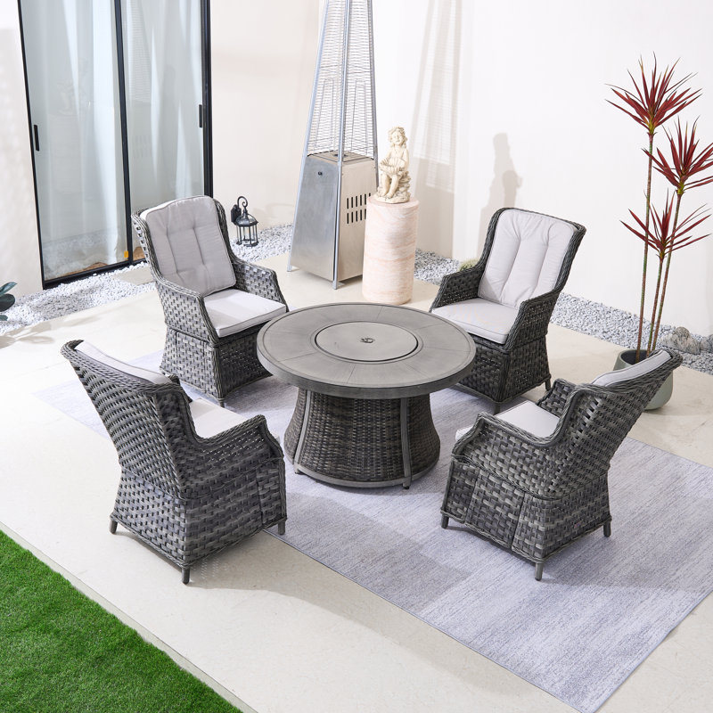 4 - Person Round Outdoor Dining Set With Cushions