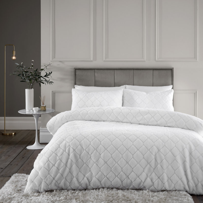 Cosy Diamond Faux Fur Duvet Cover Set, White, Kingsize