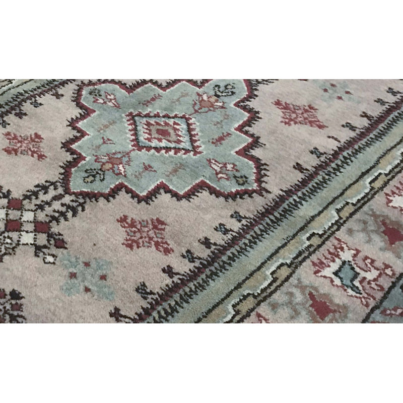 Chemin de table beige, vert et rose noué à la main de haute qualité