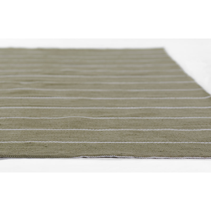 Area Rug in Green, Rectangle 3'6" x 5'6"