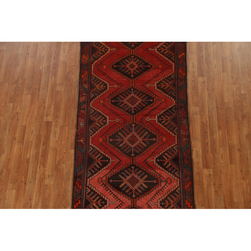 Tapis de couloir rouge unique en laine noué à la main de style années 1970 de 3 pi 8 po x 8 pi 11 po Reyanshi