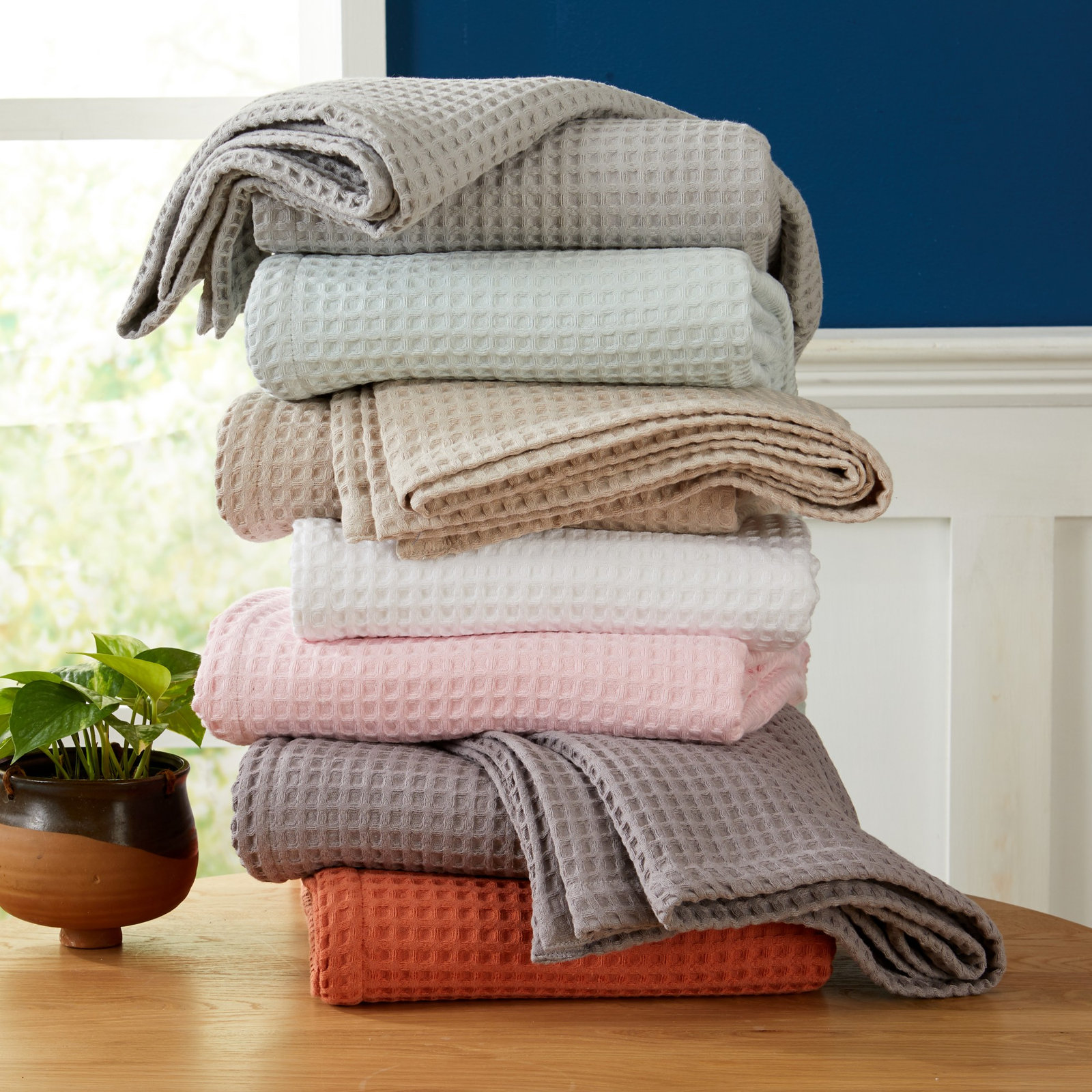Vila Cotton Waffle Throw Blanket, Light Gray, King