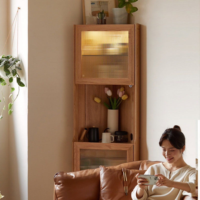 Vitrines en bois massif et verre Burlywood