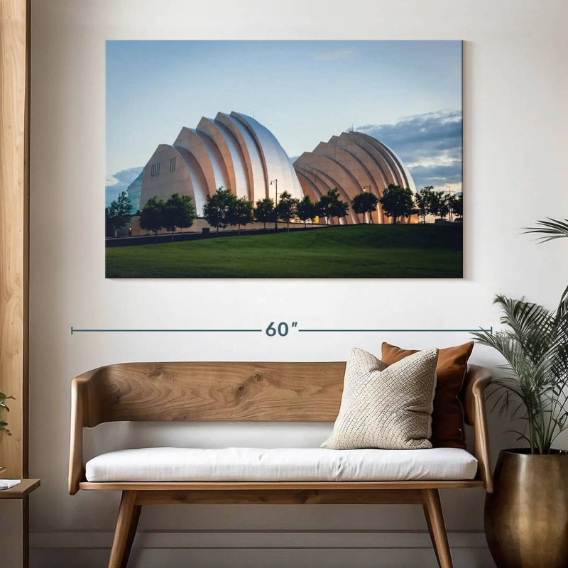 Nicci Performing Arts Center, Kansas, H 34 po x l 51 po
