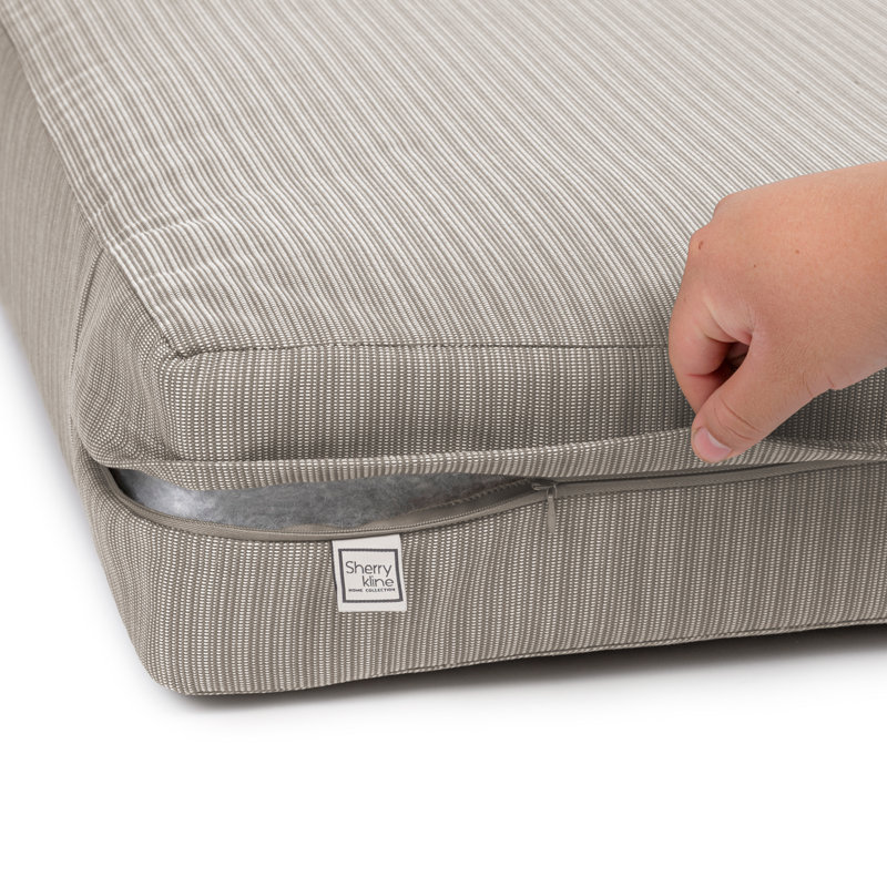 Coussin de siège à couteaux avec fermeture à glissière et bord de couteau, coussin de dossier uni, avec rembourrage en polyester blanc.