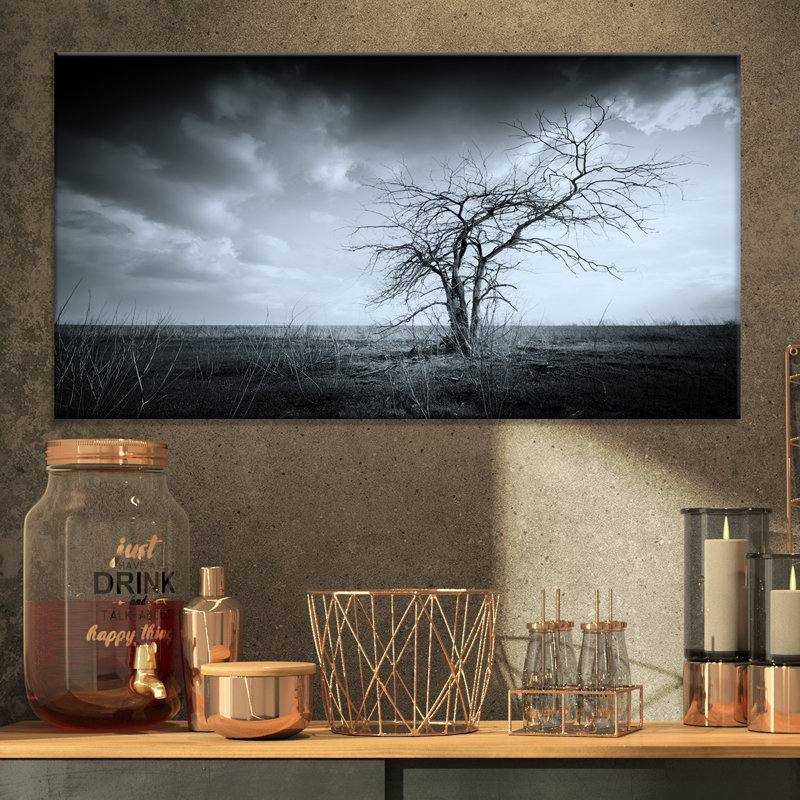 Arbre mort solitaire - reproduction de photo sur toile tendue, H 16 po x l 32 po x P 1 po