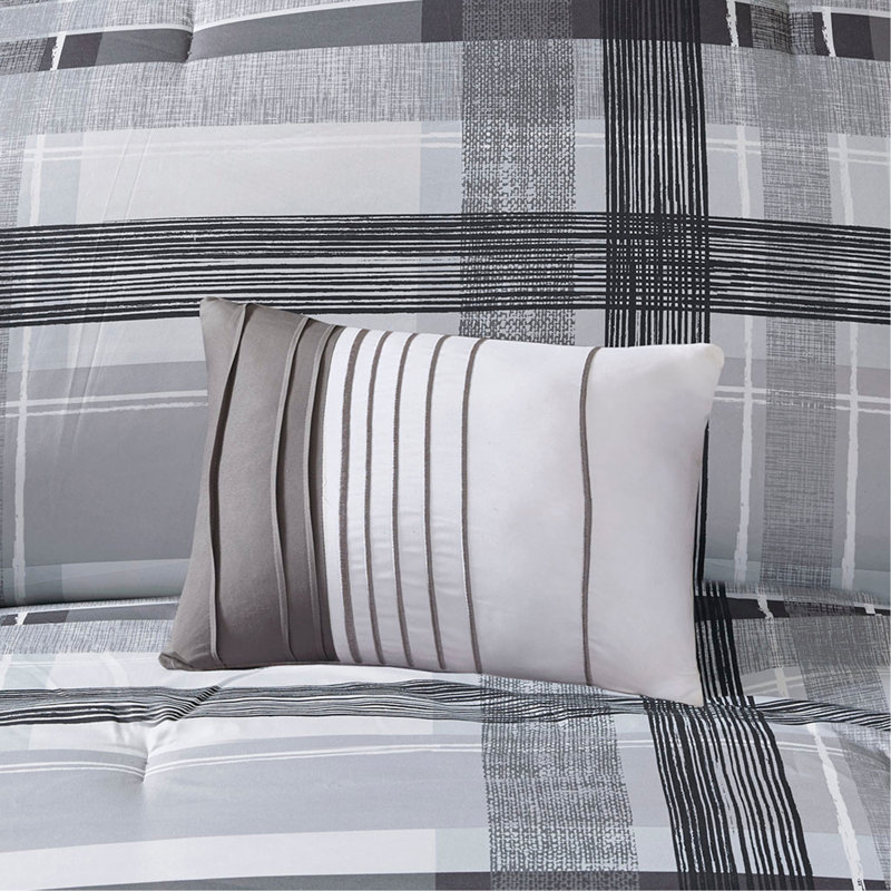 Full/Queen Plaid Comforter Set, Queen Comforter + 4 Additional Pieces