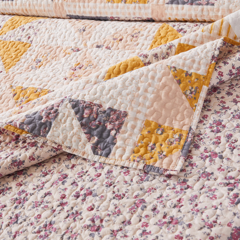Heirloom Posey Reversible Quilt Set, King Quilt + 2 King Shams, Yellow Pinwheel