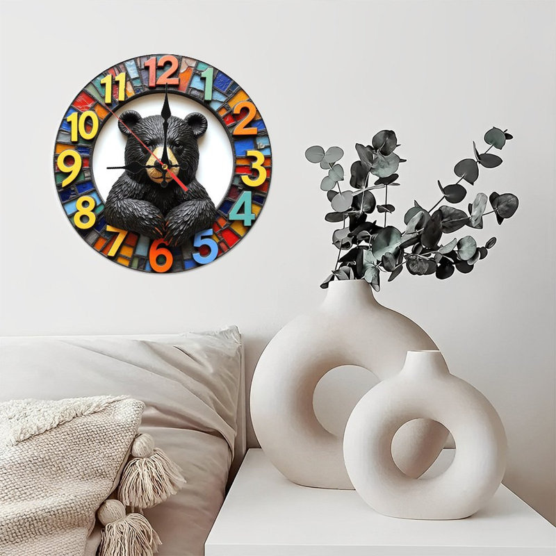 Horloge murale ours avec chiffres colorés et design unique