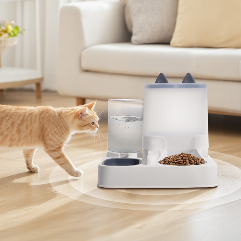 Anti-Skid Hybrid Feeder/Toy