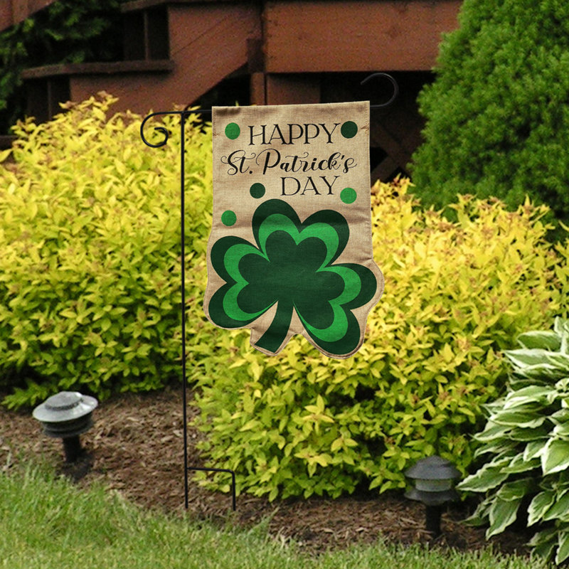 Drapeau de jardin Happy St. Patrick's Shamrock, Vert foncé / taupe