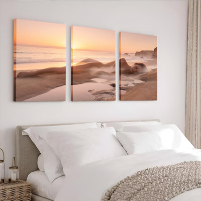 Ensemble de 3 tableaux sur toile représentant un coucher de soleil sur la plage, parfaits pour la décoration du salon, de la chambre ou de la maison.