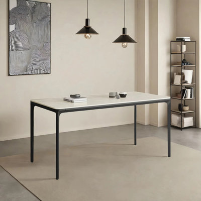 Table de salle à manger moderne et luxueuse