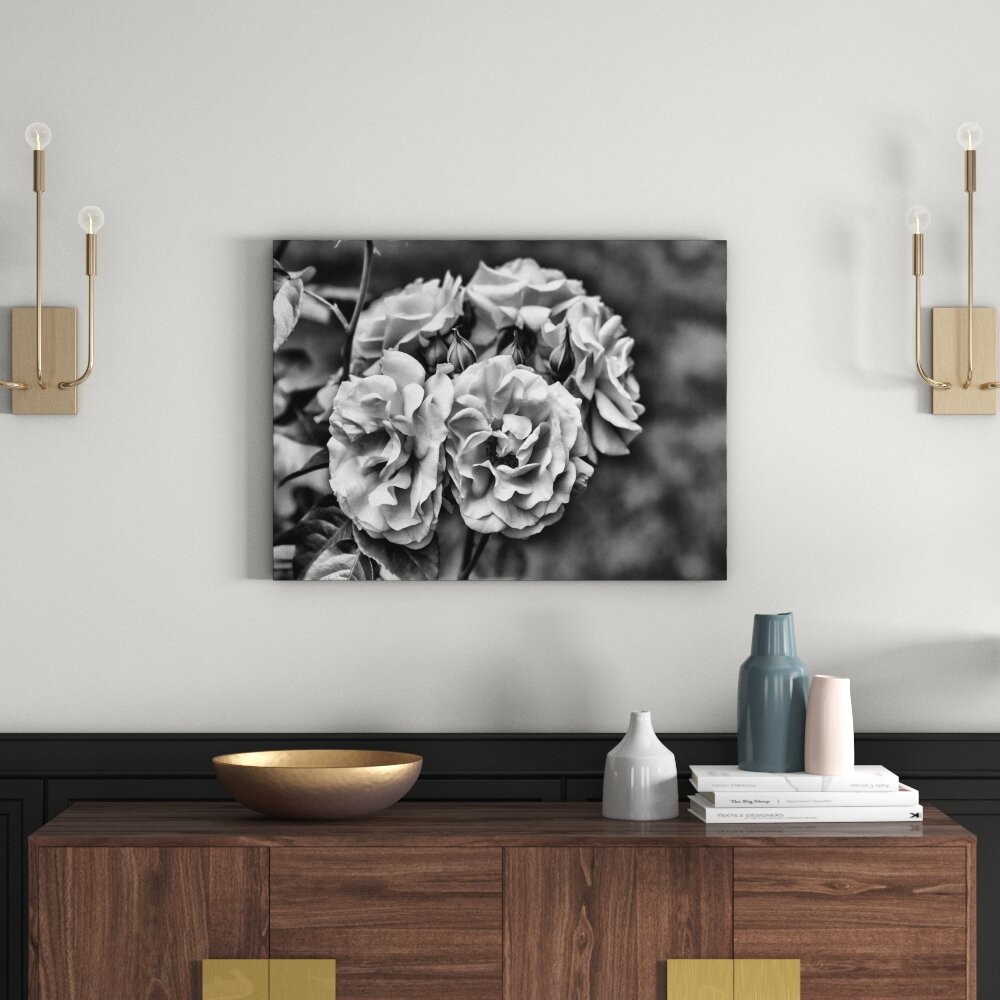 Leinwandbild Weiß gelbe Rose Blumen in Monochrom