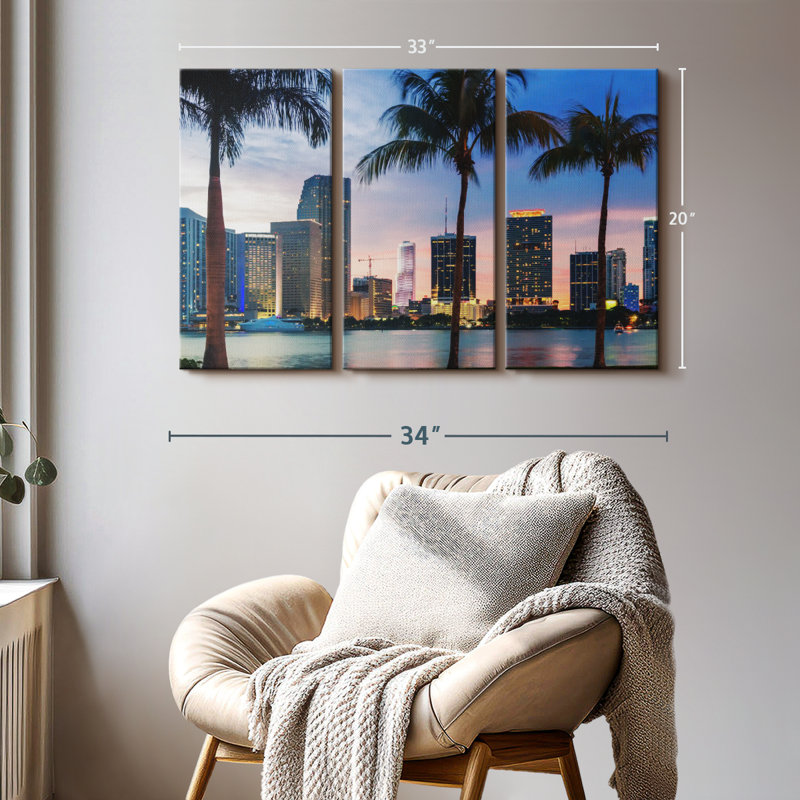 «Miami Skyline At Dusk» sur toile, H 20 po x l 33 po