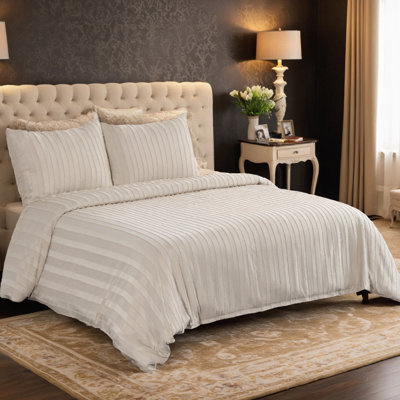 Plain Colour Striped Jacquard Duvet Cover Set, includes one duvet cover and two pillowcases. Large size duvet cover suitable for single or double bed in bedrooms, comfortable and soft for all-season use. Christmas gift.