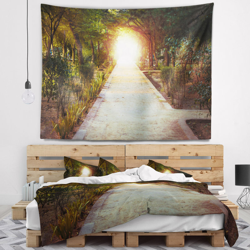 Tapisserie Path to Magical Mystery Woods, H 32 po x l 39 po