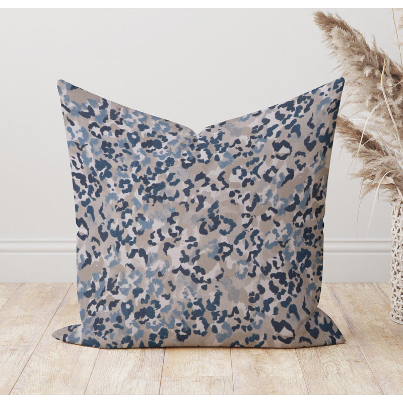 Housse de coussin léopard bleu marine et beige, H 15 po x l 15 po