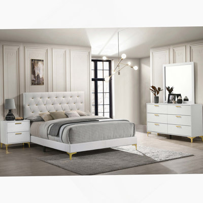 Ensemble de chambre avec grand lit blanc 4 pièces